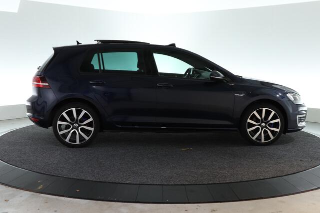 Volkswagen GOLF 1.4 TSI GTE | SCHUIF-KANTEL | CARPLAY |