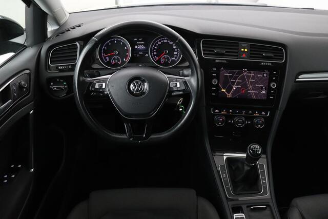 Volkswagen GOLF 1.4 TSI Highline | Stoelverwarming | Camera | Full LED | Adaptive cruise | Carplay | Climate control | Parkeerhulp | Bluetooth