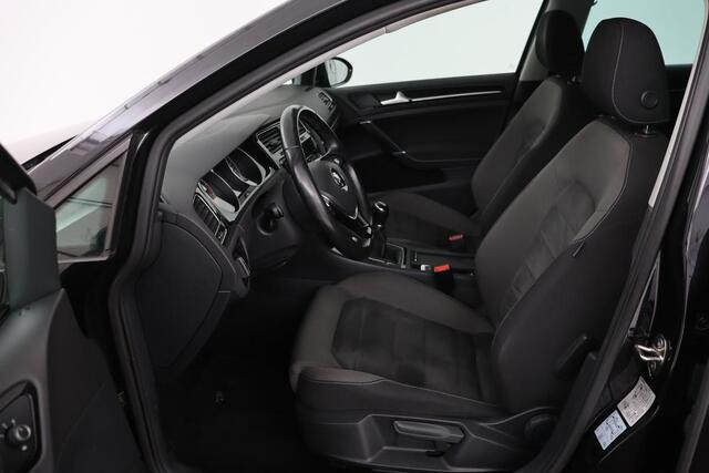 Volkswagen GOLF 1.4 TSI Highline | Stoelverwarming | Camera | Full LED | Adaptive cruise | Carplay | Climate control | Parkeerhulp | Bluetooth
