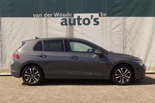 Volkswagen GOLF 2.0 TDI Life United -LED-ECC-DAB-NAVI-PDC-