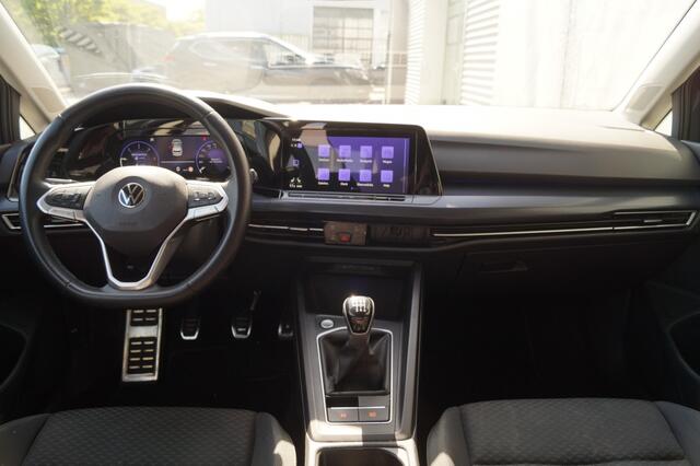 Volkswagen GOLF 2.0 TDI Life United -LED-ECC-DAB-NAVI-PDC-