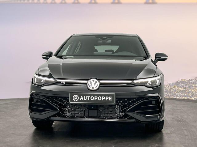 Volkswagen GOLF 1.5 eTSI R-Line Edition 150pk Black Style pakket & Panoramisch schuif-, kanteldak, elektrisch bedienbaar