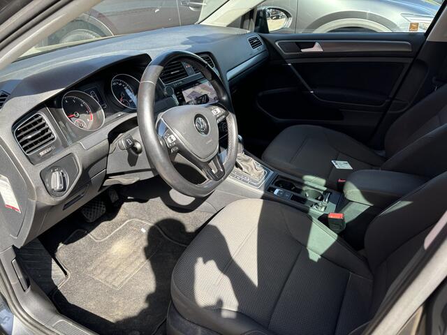 Volkswagen GOLF 1.0 TSI Comfortline Business AUTOMAAT / NAVI / CLIMA / PDC / BLUETOOTH / CRUISE / CARPLAY / NL-AUTO