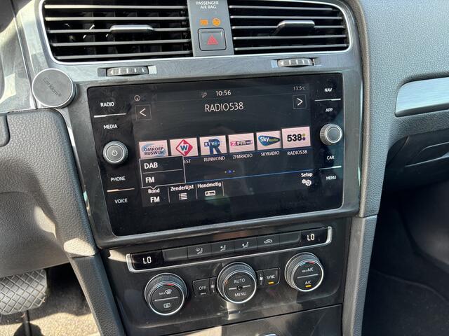 Volkswagen GOLF 1.0 TSI Comfortline Business AUTOMAAT / NAVI / CLIMA / PDC / BLUETOOTH / CRUISE / CARPLAY / NL-AUTO