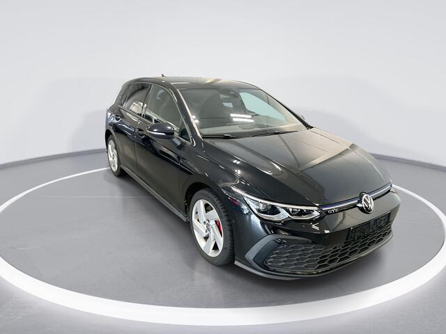 Volkswagen GOLF 1.4 245pk DSG eHybrid GTE · Apple/Android Car Play · Navi · Keyless · Dodehoek · P-Sensoren · 17'' Inch ·