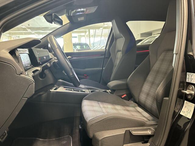 Volkswagen GOLF 1.4 245pk DSG eHybrid GTE · Apple/Android Car Play · Navi · Keyless · Dodehoek · P-Sensoren · 17'' Inch ·