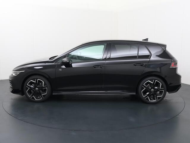 Volkswagen GOLF 8 R-Line-Edition 1.5 eTSI 85 kW / 116 pk Hatchback 7 versn. DSG | LED Matrix | Assistance Plus |
