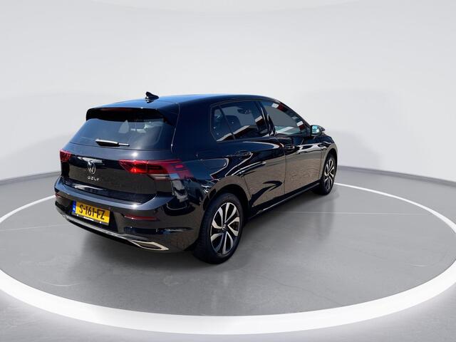 Volkswagen GOLF 1.5 Tsi 150pk Life · Apple/Android Car Play · Navi · P-Sensoren · ACC · DAB · 16'' Inch · Garantie t/m 21-12-2026 of 100.000km