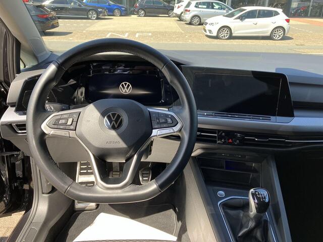 Volkswagen GOLF 1.5 Tsi 150pk Life · Apple/Android Car Play · Navi · P-Sensoren · ACC · DAB · 16'' Inch · Garantie t/m 21-12-2026 of 100.000km