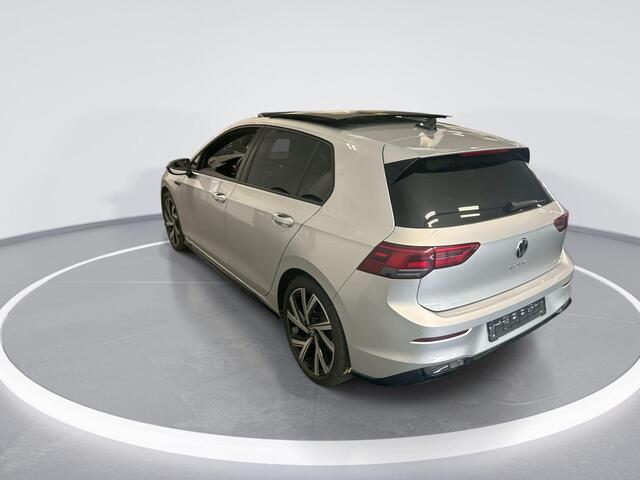 Volkswagen GOLF 1.5 eTSI 150pk DSG R-Line · Panoramadak · Camera · Apple/Android Car Play · Navi · Stoel&Stuur Verwarming · 18'' Inch · Garantie t/m 11-01-2025
