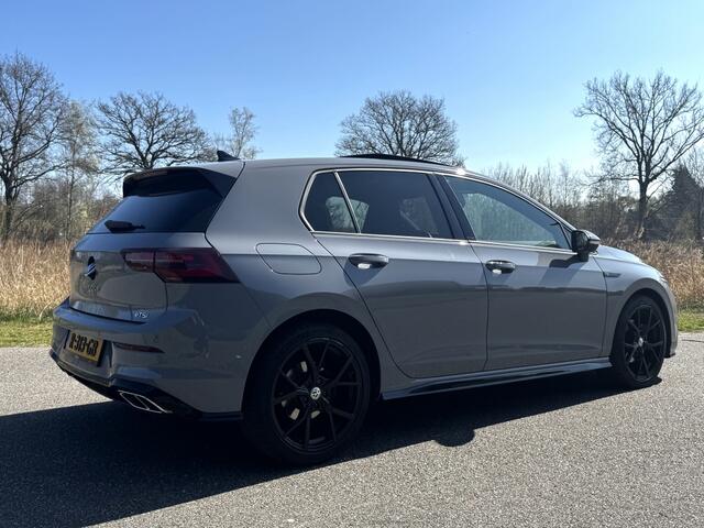 Volkswagen GOLF 1.5 eTSI R-Line Bns+ Pano