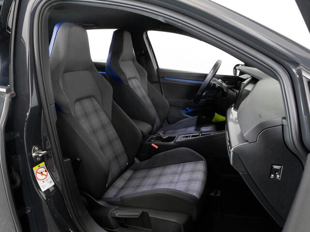 Volkswagen GOLF GTE 1.4 eHybrid 245 pk Automaat | LED Plus | Adaptieve cruise | Navigatie |