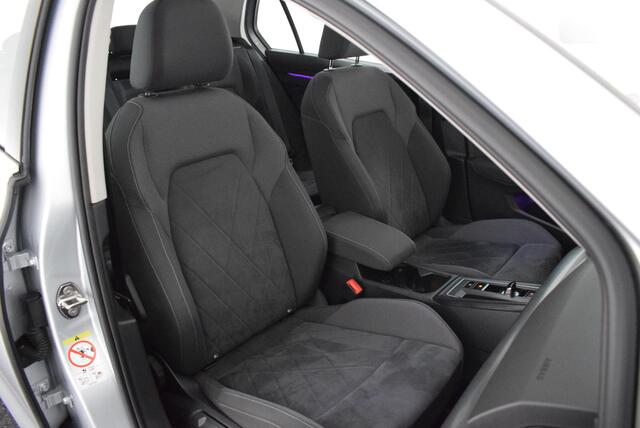 Volkswagen GOLF 1.5 eTSI 150pk DSG 1st Edition Stoelverwarming Panoramadak Virtual Cockpit Massage Navigatie
