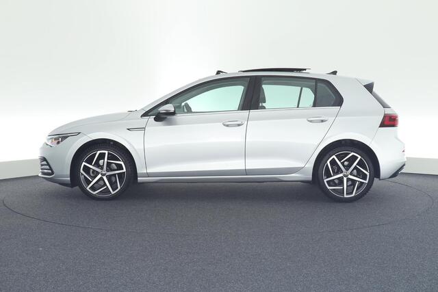 Volkswagen GOLF 1.5 eTSI 150pk DSG 1st Edition Stoelverwarming Panoramadak Virtual Cockpit Massage Navigatie