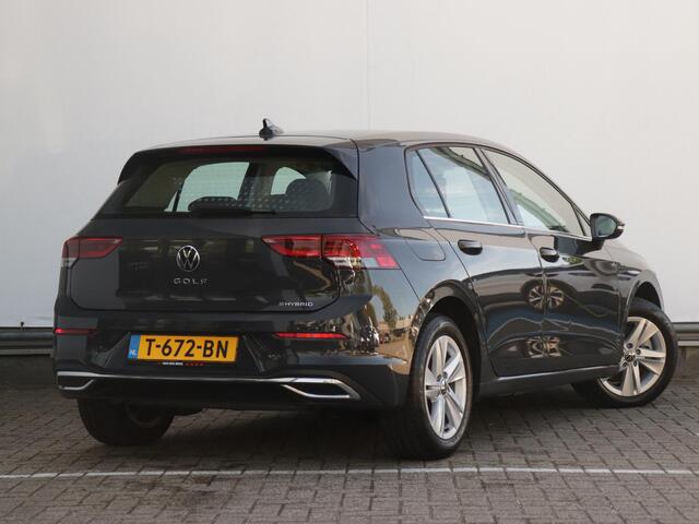 Volkswagen GOLF 1.4 eHybrid Style | Elektrisch verstalbare stoelen | Stoel & Stuurverwarming |