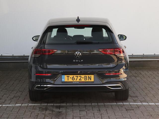 Volkswagen GOLF 1.4 eHybrid Style | Elektrisch verstalbare stoelen | Stoel & Stuurverwarming |