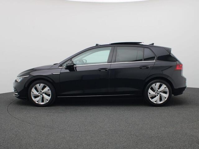 Volkswagen GOLF 1.5 eTSI First Edition 150PK DSG matrix led, adaptive cruise, panoramadak, stoelverwarming voor & achter, stuurwielverwarming, elek. verstelbare voorstoel met massagefunctie, 17" lichtmetaal
