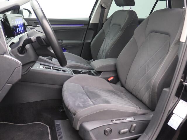 Volkswagen GOLF 1.5 eTSI First Edition 150PK DSG matrix led, adaptive cruise, panoramadak, stoelverwarming voor & achter, stuurwielverwarming, elek. verstelbare voorstoel met massagefunctie, 17" lichtmetaal