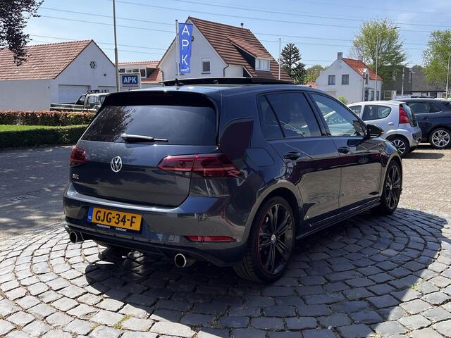 Volkswagen GOLF 2.0 TSI GTI | PanoDak | CarPlay | Keyless | BlindSpot