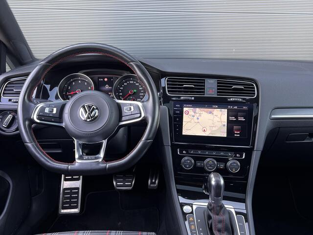 Volkswagen GOLF 2.0 TSI GTI | PanoDak | CarPlay | Keyless | BlindSpot