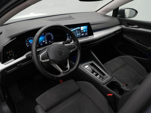 Volkswagen GOLF Variant 1.0 eTSI 110 pk DSG Life Business | Trekhaak | Geheugen-/massagestoel | Stuur-/stoelverwarming | Achteruitrijcamera
