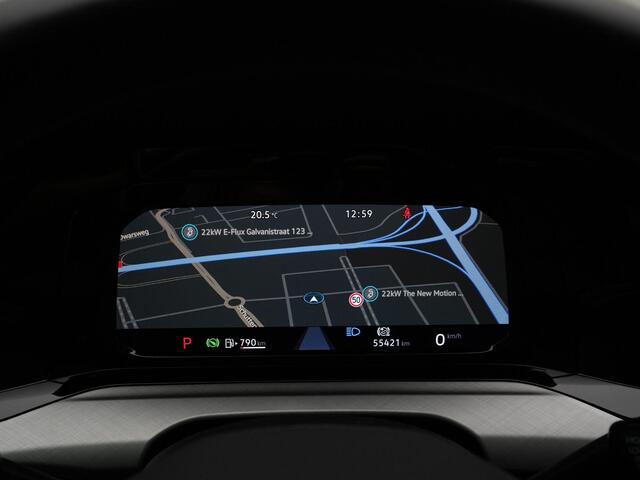 Volkswagen GOLF Variant 1.0 eTSI 110 pk DSG Life Business | Trekhaak | Geheugen-/massagestoel | Stuur-/stoelverwarming | Achteruitrijcamera