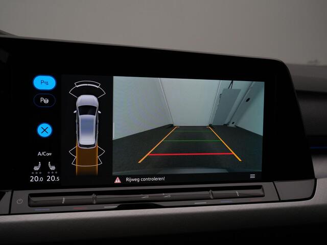 Volkswagen GOLF Variant 1.0 eTSI 110 pk DSG Life Business | Trekhaak | Geheugen-/massagestoel | Stuur-/stoelverwarming | Achteruitrijcamera