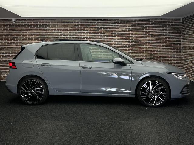 Volkswagen GOLF 1.0 eTSI Life Business Panorama Virtual Automaat Stoelverwarming Sfeer