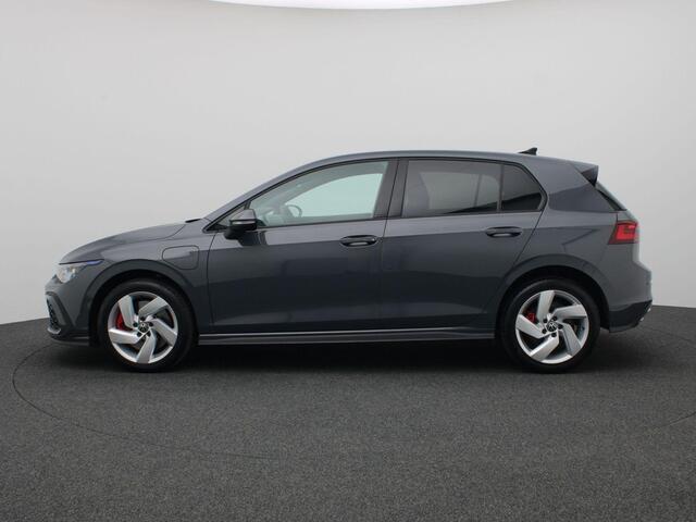 Volkswagen GOLF 1.4 eHybrid GTE 245PK DSG Adaptieve Cruise Controle, Achteruitrijcamera, Side Assist, Keyless, Matrix-LED Verlichting, Navi, Stoel-Stuurverwarming, Trekhaak, 17" LM Velgen
