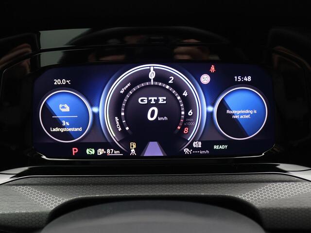 Volkswagen GOLF 1.4 eHybrid GTE 245PK DSG Adaptieve Cruise Controle, Achteruitrijcamera, Side Assist, Keyless, Matrix-LED Verlichting, Navi, Stoel-Stuurverwarming, Trekhaak, 17" LM Velgen