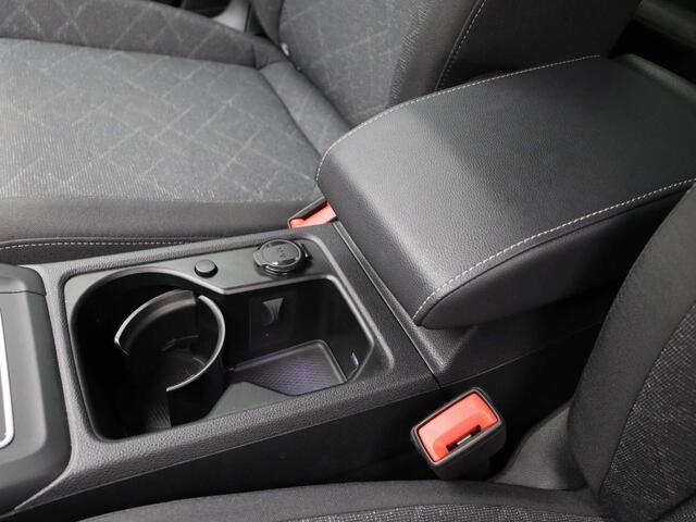 Volkswagen GOLF Variant 1.5 eTSI Life Business | 1400kg Trekvermogen | Stuur en Stoelverwarming | Getint Glas | Trekhaak Wegklapbaar |