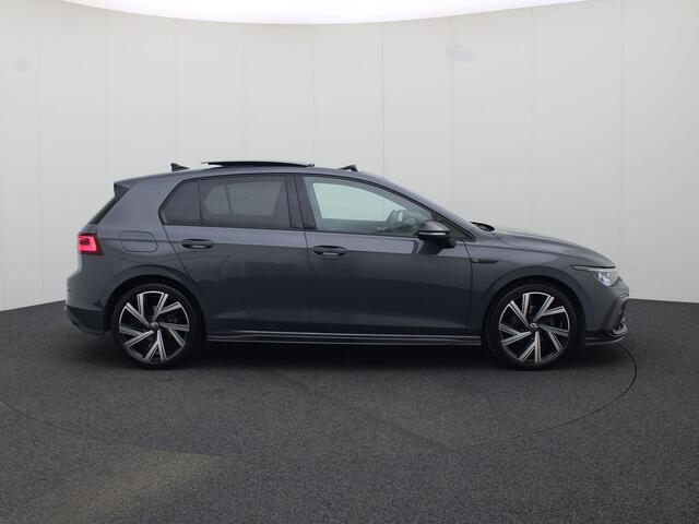 Volkswagen GOLF 1.5eTSI/150PK R Line Blackstyle DSG · Panoramadak · Navigatie · Camera + Parkeersensoren · Garantie tot februari 2026