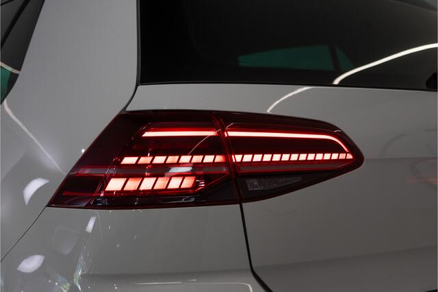 Volkswagen GOLF 1.4 TSI Highline Business R 150PK | Discover Navi | Apple Carplay | Stoelverw. | Garantie