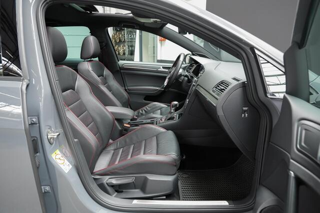 Volkswagen GOLF GTI TCR 2.0 290pk TSI |Akrapovic|virtual cockpit|lederen sportstoelen|panoramadak|Dynaudio|Aero pakket|camera|LED-verlichting|adaptive cruise control|19"|