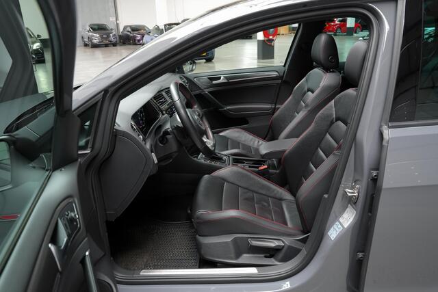 Volkswagen GOLF GTI TCR 2.0 290pk TSI |Akrapovic|virtual cockpit|lederen sportstoelen|panoramadak|Dynaudio|Aero pakket|camera|LED-verlichting|adaptive cruise control|19"|