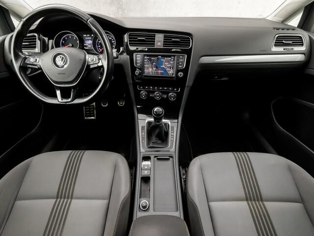 Volkswagen GOLF 1.4 TSI Sport (NAVIGATIE, CLIMATE, STOELVERWARMING, LM VELGEN, SPORTSTOELEN, GETINT GLAS, CRUISE, PARKEERSENSOREN, NIEUWE APK, NIEUWSTAAT)