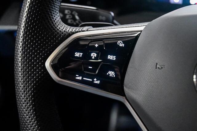 Volkswagen GOLF 1.5 eTSI R-Line HUD|HarmanKardon|PANO|ACC