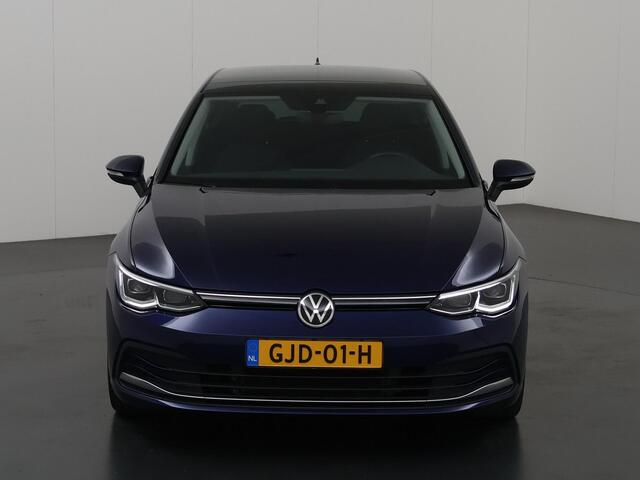 Volkswagen GOLF 1.5 eTSI Style | Trekhaak | Panoramadak | Matrix led | Navigatie | Stoelverwarming | Keyless Go | Parkeersensoren |
