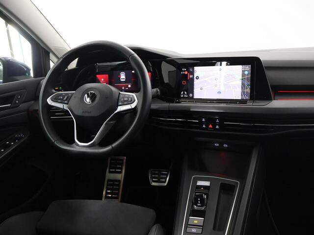 Volkswagen GOLF 1.5 eTSI Style | Trekhaak | Panoramadak | Matrix led | Navigatie | Stoelverwarming | Keyless Go | Parkeersensoren |