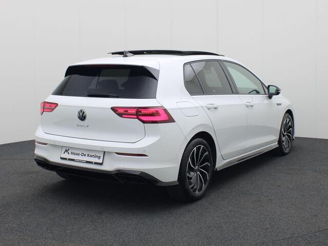 Volkswagen GOLF 1.5TSI/130PK R Line Blackstyle · Panoramadak · Navigatie · Camera + Parkeersensoren