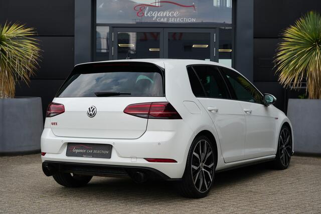 Volkswagen GOLF 2.0 TSI GTI Performance 245pk Panoramadak/Stoelverwarming/Camera