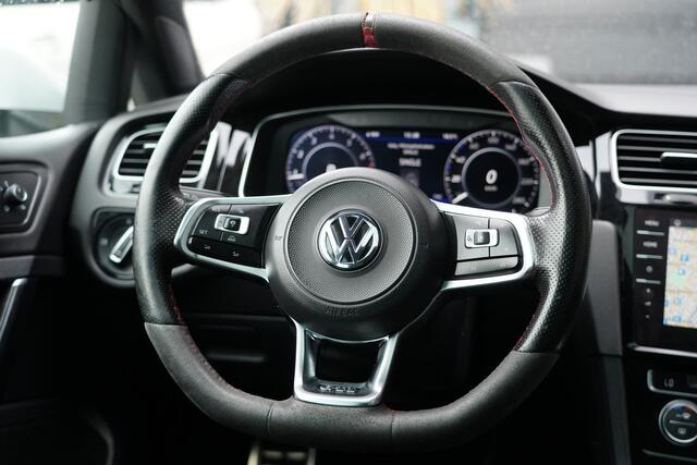 Volkswagen GOLF 2.0 TSI GTI Performance 245pk Panoramadak/Stoelverwarming/Camera