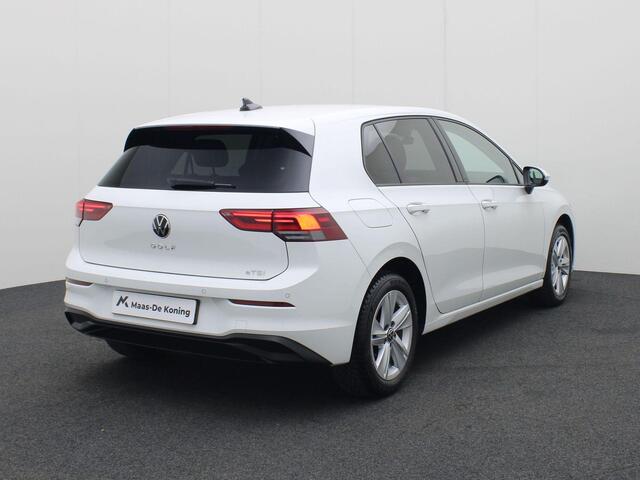 Volkswagen GOLF 1.5eTSI/130PK Life DSG · App connect · Camera + Parkeersensoren · Stoel- & stuurverwarming · Garantie tot juli 2028 of 100000km