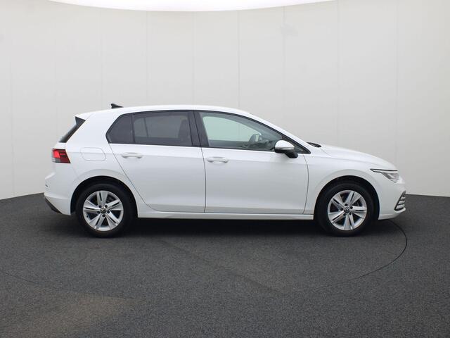 Volkswagen GOLF 1.5eTSI/130PK Life DSG · App connect · Camera + Parkeersensoren · Stoel- & stuurverwarming · Garantie tot juli 2028 of 100000km