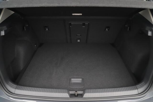 Volkswagen GOLF 1.0 eTSI Life Automaat Virtual Sfeerverlichting Navigatie Clima Adaptive Cruise