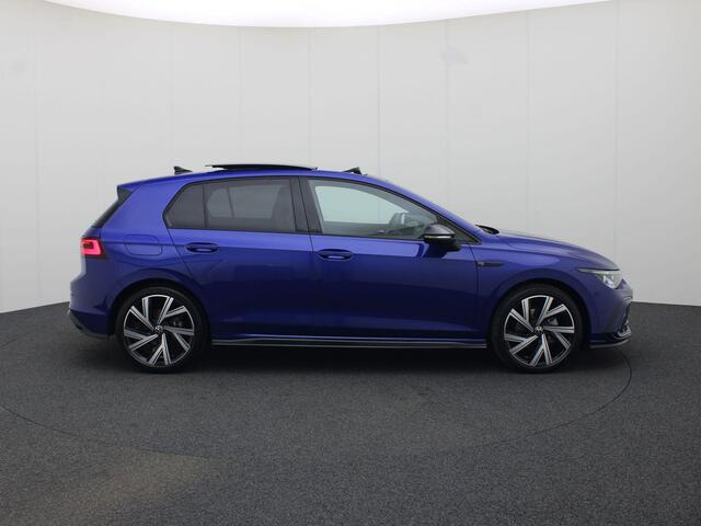 Volkswagen GOLF 1.5eTSI/150PK R-Line Blackstyle DSG · Panoramadak · Navigatie · Camera + Parkeersensoren · Garantie tot juni 2026
