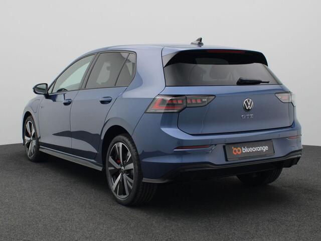 Volkswagen GOLF 1.5 eHybrid GTE 272PK DSG Blackstyle, 18" lichtmetalen vlgen, Side Assist, Achteruitrijcamera, Stoel-Stuurverwarming, Navi via Apple Carplay/Android Auto, Matrix-LED verlichting, Trekhaak