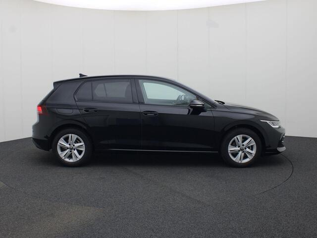 Volkswagen GOLF 1.5eTSI/116PK Life Edition DSG · Navigatie · Parkeersensoren · Stoel-& stuurverwarming · Garantie tot juli 2026