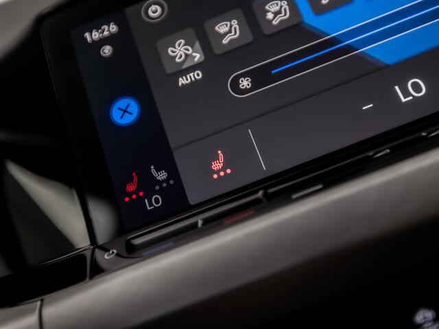Volkswagen GOLF 1.0 TSI Sport (APPLE CARPLAY, VIRTUAL COCKPIT, GROOT NAVI, KEYLESS, SFEERVERLICHTING, SPORTSTOELEN, STOELVERWARMING, LED KOPLAMPEN, LANE ASSIST, NIEUWSTAAT)