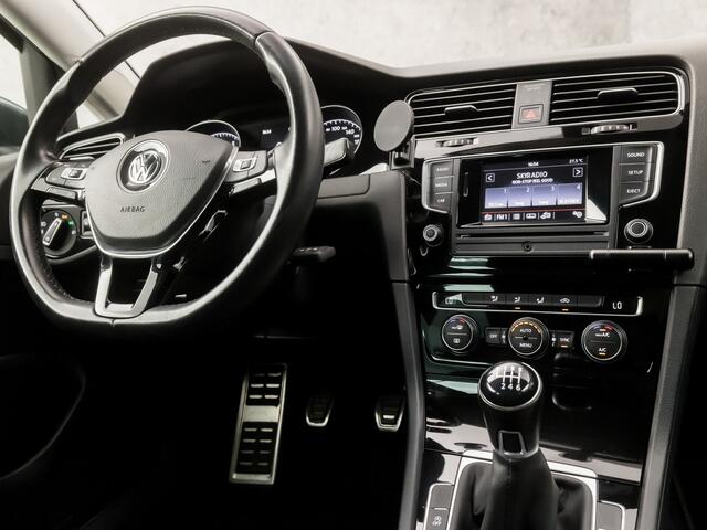 Volkswagen GOLF 1.2 TSI Business Edition (SCHERM, CLIMATE, ADAPTIVE CRUISE, LEDER/ALCANTARA, SPORTSTOELEN, PARKEERSENSOREN, GETINT GLAS, LM VELGEN, NIEUWE APK, BLUETOOTH, NIEUWSTAAT)